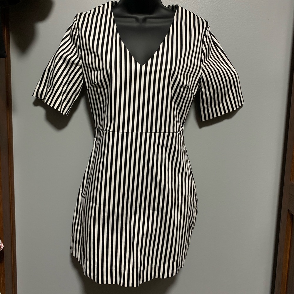 DOBE FITTED MINI DRESS